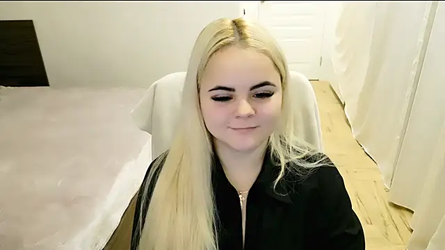 lovely-eyes online show from 1, 2, 2025