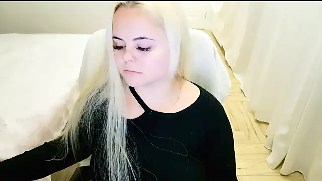 lovely-eyes online show from 22, 3, 2025