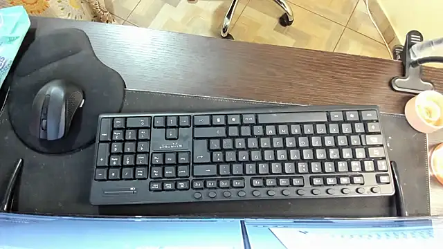 Amy Walker online show from 17, 10, 2025