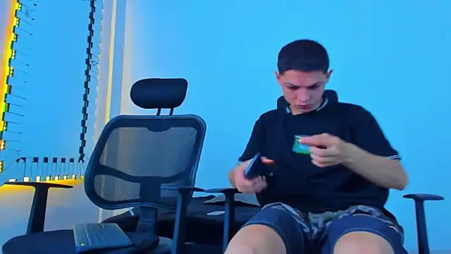 HOT boy2025 online show from 15, 11, 2025