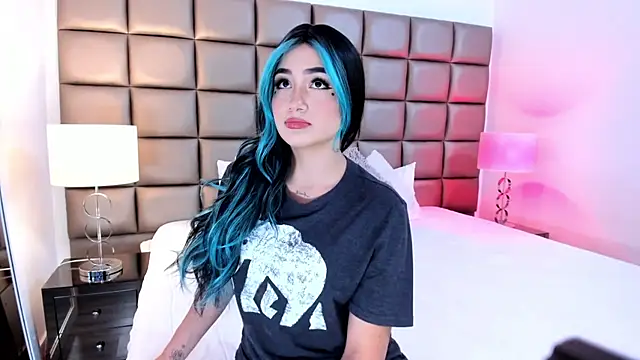 Snapshot of AnnyHizzle chatting on 2, 2, 2025 AnnyHizzle online show from 2, 2, 2025