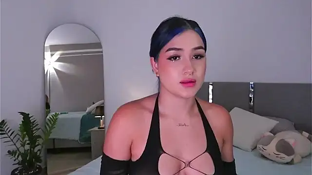 Snapshot of AnnyHizzle chatting on 8, 9, 2025 AnnyHizzle online show from 8, 9, 2025