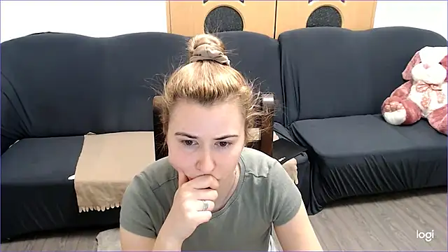 VioletaFlower7 online show from 18, 1, 2025