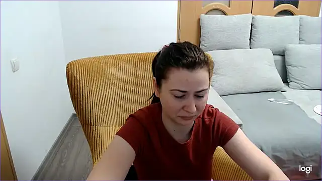 VioletaFlower7 online show from 14, 4, 2026