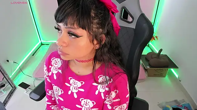 Snapshot of zoesullivan chatting on 30, 12, 2024 zoesullivan online show from 30, 12, 2024