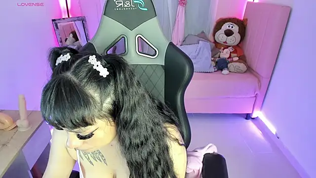 Snapshot of zoesullivan chatting on 1, 2, 2025 zoesullivan online show from 1, 2, 2025