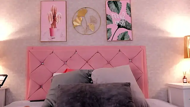 Ginger Violetta  online show from 18, 1, 2025