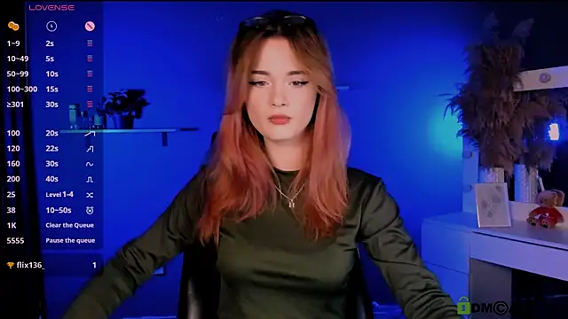 liana kisses online show from 10, 10, 2025