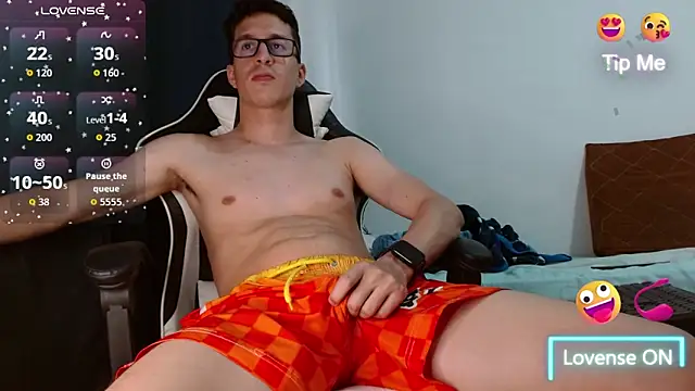 Snapshot of Jhonny_hot_s chatting on 17, 9, 2025 Jhonny hot s online show from 17, 9, 2025