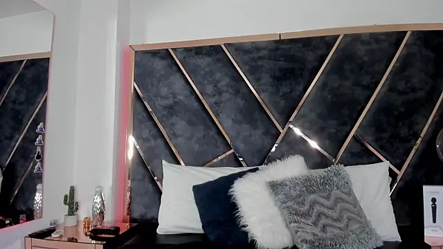 ChloeConnorr online show from 21, 1, 2025