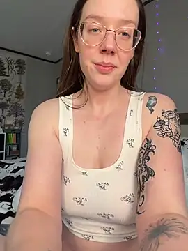 Sweetdee222x online show from 25, 2, 2026