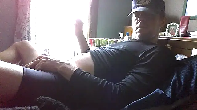 Snapshot of Bigloggz chatting on 30, 4, 2026 Bigloggz online show from 30, 4, 2026