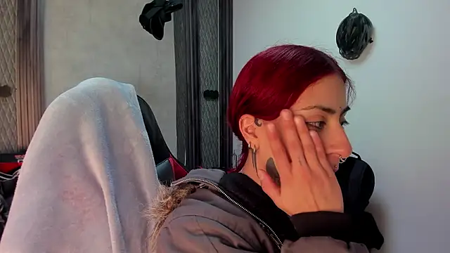 Snapshot of selene_red_ chatting on 4, 2, 2026 selene red online show from 4, 2, 2026