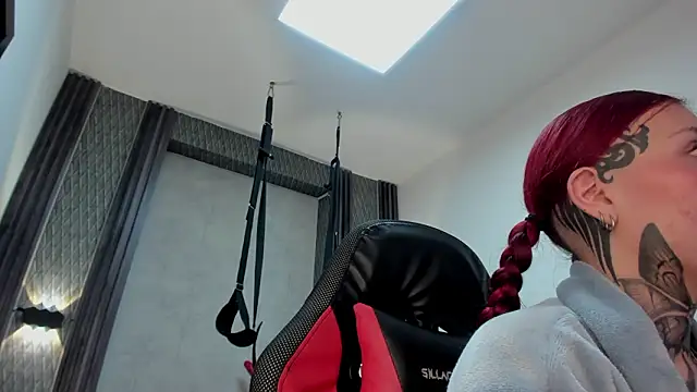 Snapshot of selene_red_ chatting on 2, 3, 2026 selene red online show from 2, 3, 2026