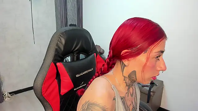 Snapshot of selene_red_ chatting on 11, 6, 2026 selene red online show from 11, 6, 2026
