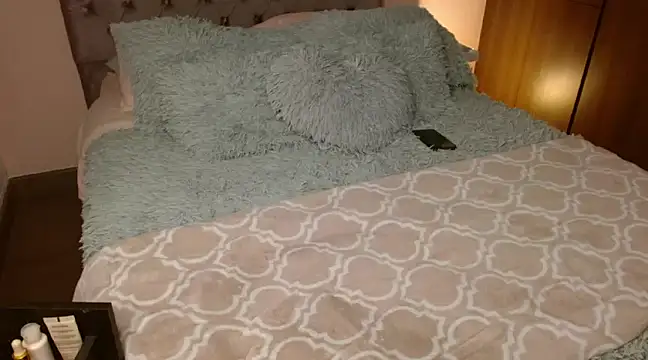 Roussmariehenao online show from 19, 1, 2025