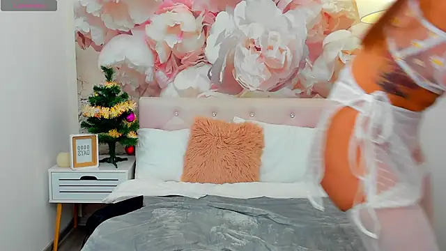 AprilWong online show from 20, 12, 2025