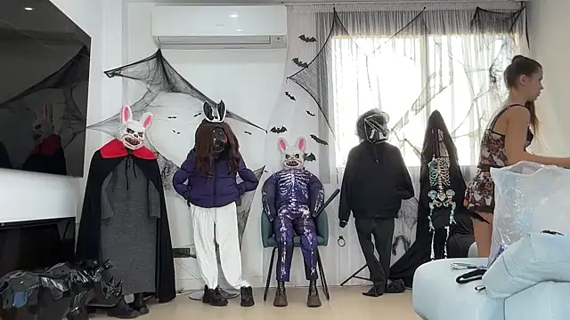 Mika Miller online show from 31, 10, 2025