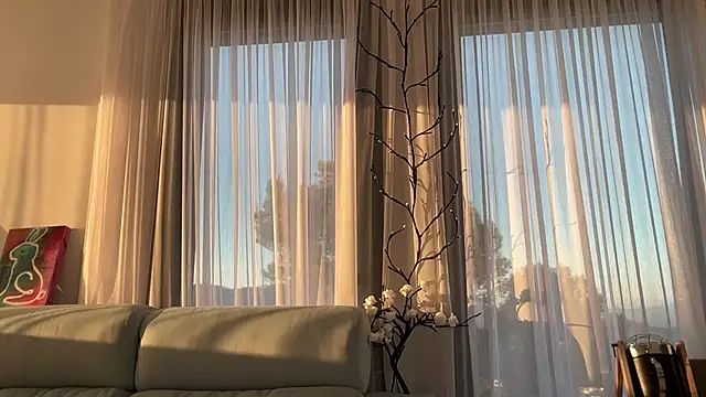 Mika Miller online show from 18, 11, 2025