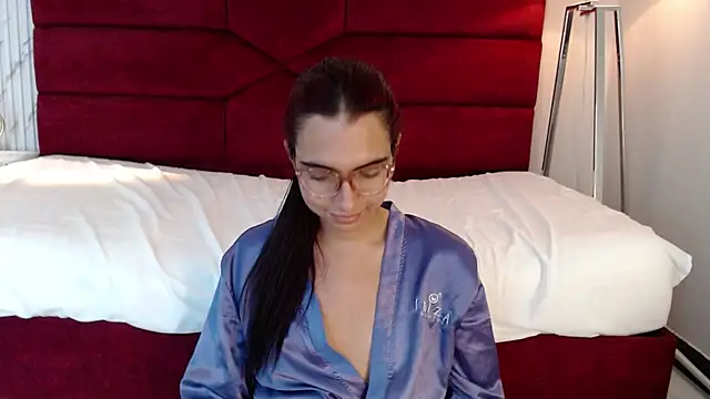 Snapshot of sara_saenz99 chatting on 1, 2, 2025 sara saenz99 online show from 1, 2, 2025
