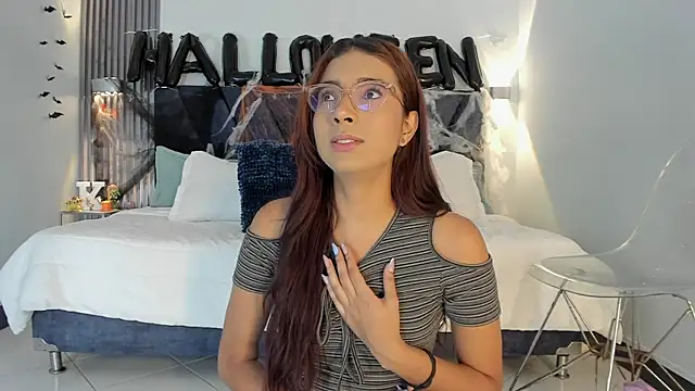 sara saenz99 online show from 27, 10, 2025