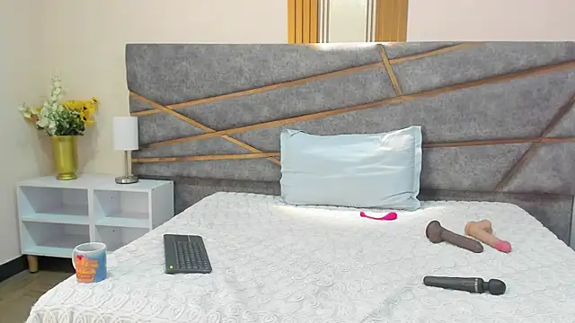 Julia Gomes online show from 1, 11, 2025