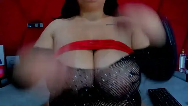 Snapshot of Thyna_Smithx69 chatting on 31, 1, 2025 Thyna Smithx69 online show from 31, 1, 2025