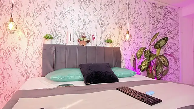 Snapshot of aihnoa_split chatting on 11, 10, 2025 aihnoa split online show from 11, 10, 2025