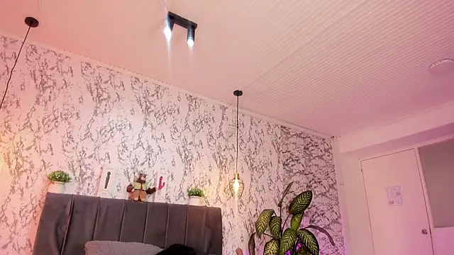 Snapshot of aihnoa_split chatting on 21, 10, 2025 aihnoa split online show from 21, 10, 2025