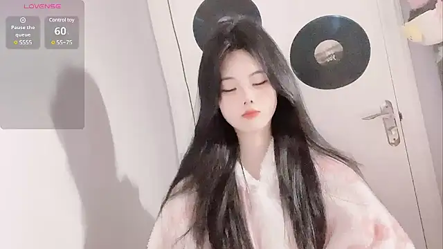 Qedgjwyz1 online show from 10, 2, 2025