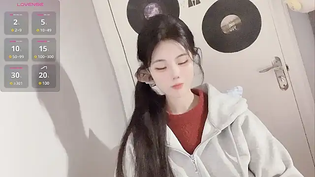 Qedgjwyz1 online show from 13, 2, 2025