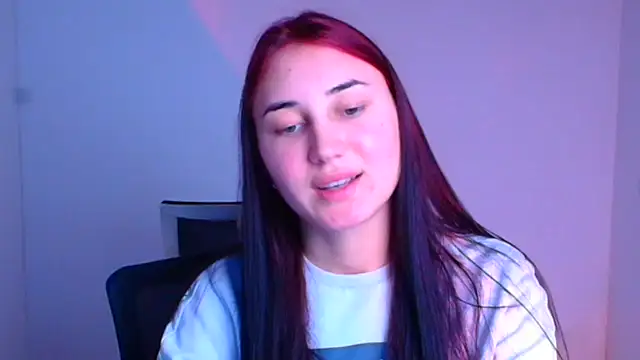 Snapshot of Jennifer_Blum chatting on 5, 2, 2025 Jennifer Blum online show from 5, 2, 2025