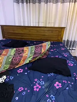 NOORA-GIRL online show from 23, 12, 2025