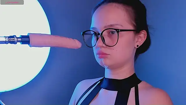 bitchpeace  online show from 11, 7, 2026