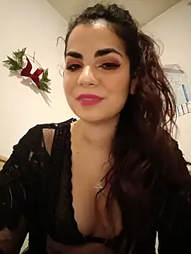Saturnia Yvonne online show from 7, 1, 2025