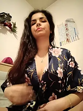 Saturnia Yvonne online show from 20, 2, 2025