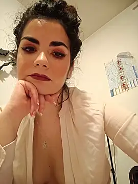 Saturnia Yvonne online show from 25, 2, 2025