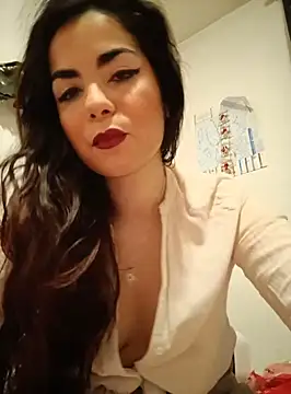 Saturnia Yvonne online show from 27, 2, 2025