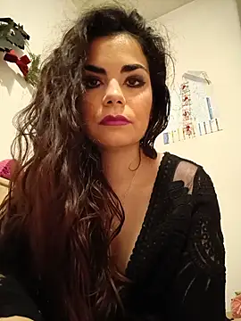 Saturnia Yvonne online show from 6, 3, 2025