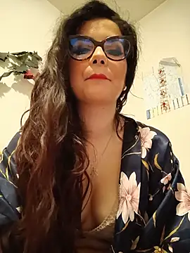 Saturnia Yvonne online show from 13, 3, 2025