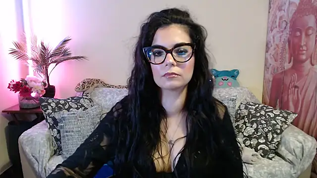 Saturnia Yvonne online show from 27, 9, 2025