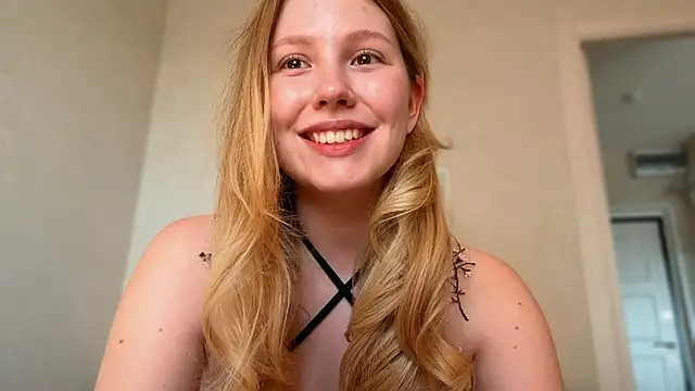 Snapshot of HoneyAudrey chatting on 17, 6, 2026 HoneyAudrey online show from 17, 6, 2026