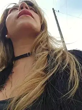 Karen San Miguel online show from 16, 10, 2025