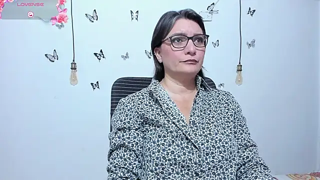 Amie Adams82  online show from 28, 4, 2026
