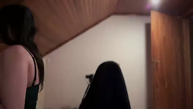 JeSuisUnTapin online show from 4, 2, 2025