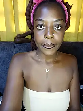 Snapshot of pretty-eyes23 chatting on 7, 3, 2025 pretty-eyes23 online show from 7, 3, 2025