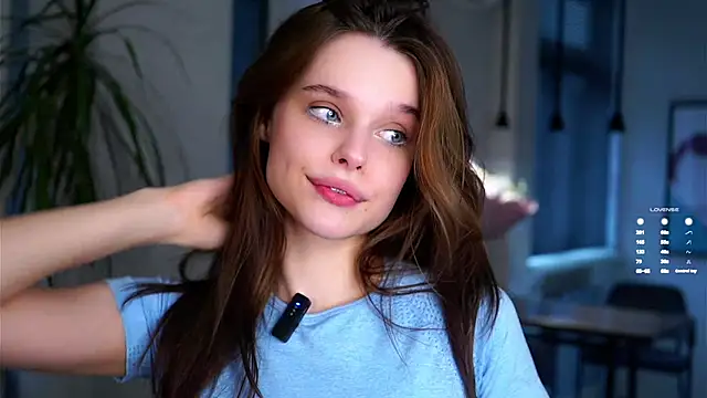 Snapshot of RexanneHatt chatting on 5, 3, 2025 RexanneHatt online show from 5, 3, 2025