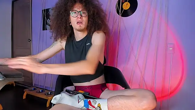 Snapshot of MrShaggy chatting on 27, 1, 2025 MrShaggy online show from 27, 1, 2025