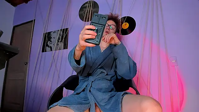 Snapshot of MrShaggy chatting on 3, 2, 2025 MrShaggy online show from 3, 2, 2025