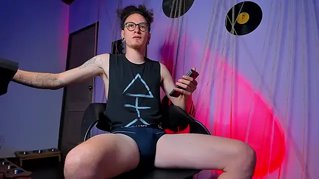 Snapshot of MrShaggy chatting on 19, 2, 2025 MrShaggy online show from 19, 2, 2025